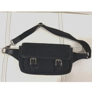 [0049] COACH Vintage Bon Voyage Signature Belt/ bum bag, Fanny pack, crossbody